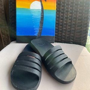 Havaianas - Stardi Slides in Black Size 6W/6M